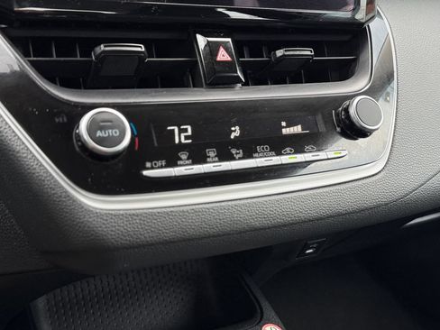 Used 2024 Toyota Corolla LE FWD image 35