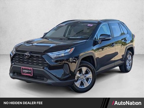 Used 2025 Toyota RAV4 XLE AWD/4WD image 1