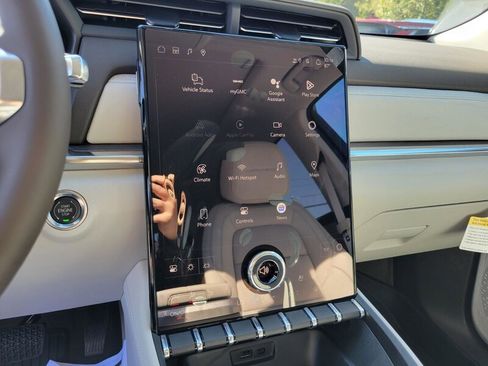 New 2026 GMC Terrain Denali w/ LPO, Floor Liner Package image 18