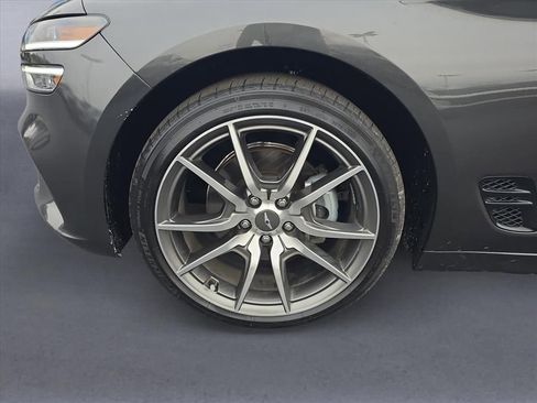 Used 2023 Genesis G70 2.0T image 9