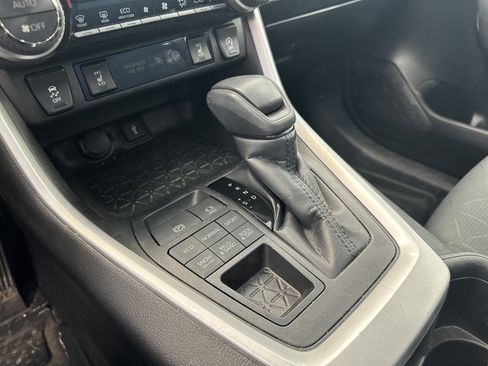 Used 2022 Toyota RAV4 XLE w/ Convenience Package image 21