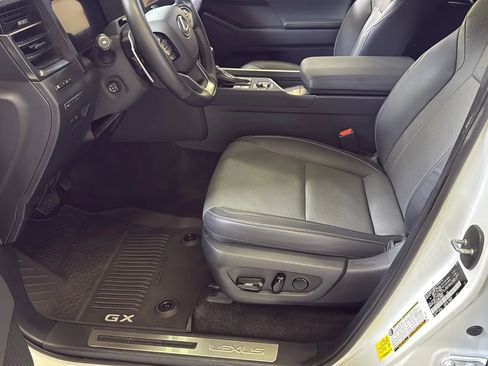 Used 2024 Lexus GX 550 w/ Accessory Package (2T) image 16