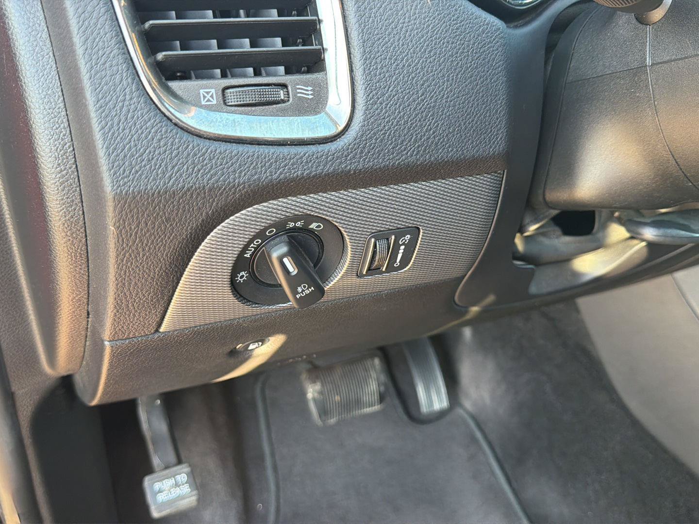 Used 2018 Dodge Durango GT w/ Premium Group AWD/4WD image 23
