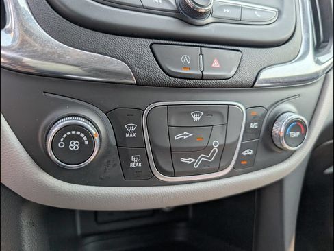 Used 2022 Chevrolet Equinox LT AWD/4WD image 18
