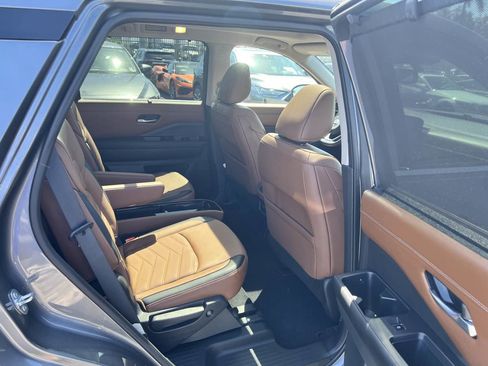 Used 2022 Nissan Pathfinder Platinum w/ Cargo Package image 24