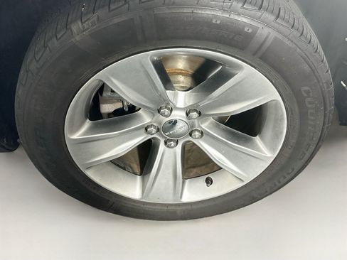 Used 2017 Dodge Challenger SXT RWD image 11