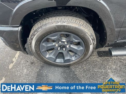 Used 2025 RAM 1500 Big Horn AWD/4WD image 10