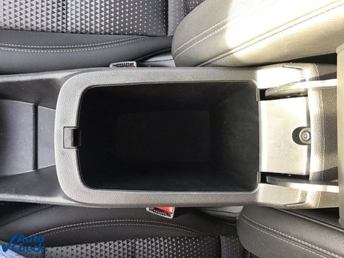 Used 2025 Chevrolet Trax LT image 37