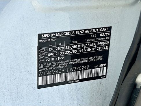 Used 2024 Mercedes-Benz GLB 250 image 30