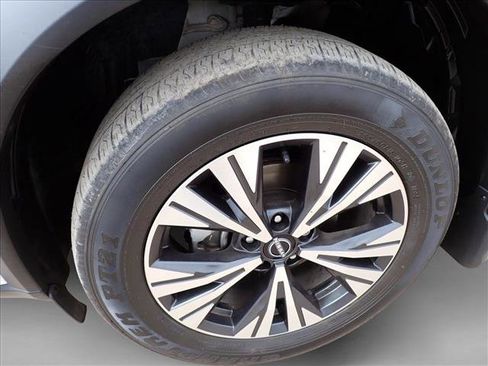 Used 2023 Nissan Rogue SV w/ SV Premium B Package image 6