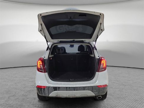 Used 2022 Buick Encore Preferred w/ Safety Package image 25