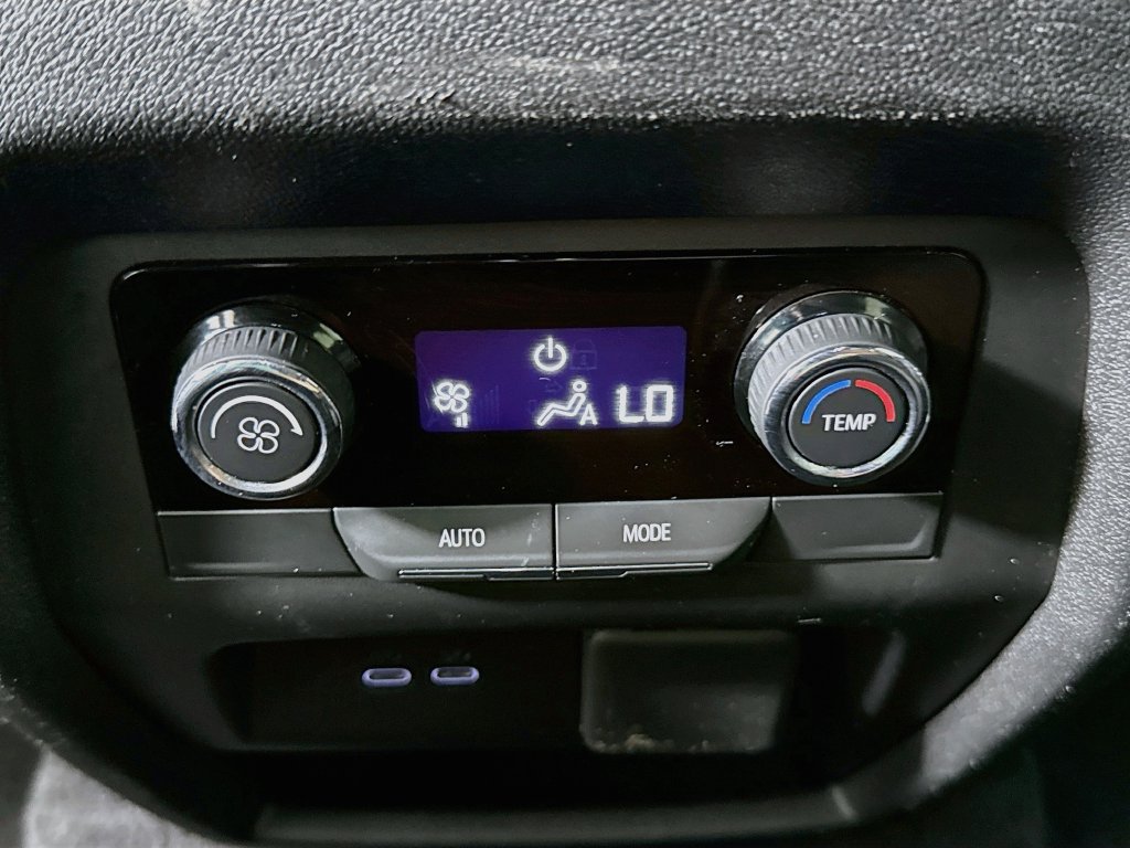 Used 2024 Chevrolet Traverse LT AWD/4WD image 23