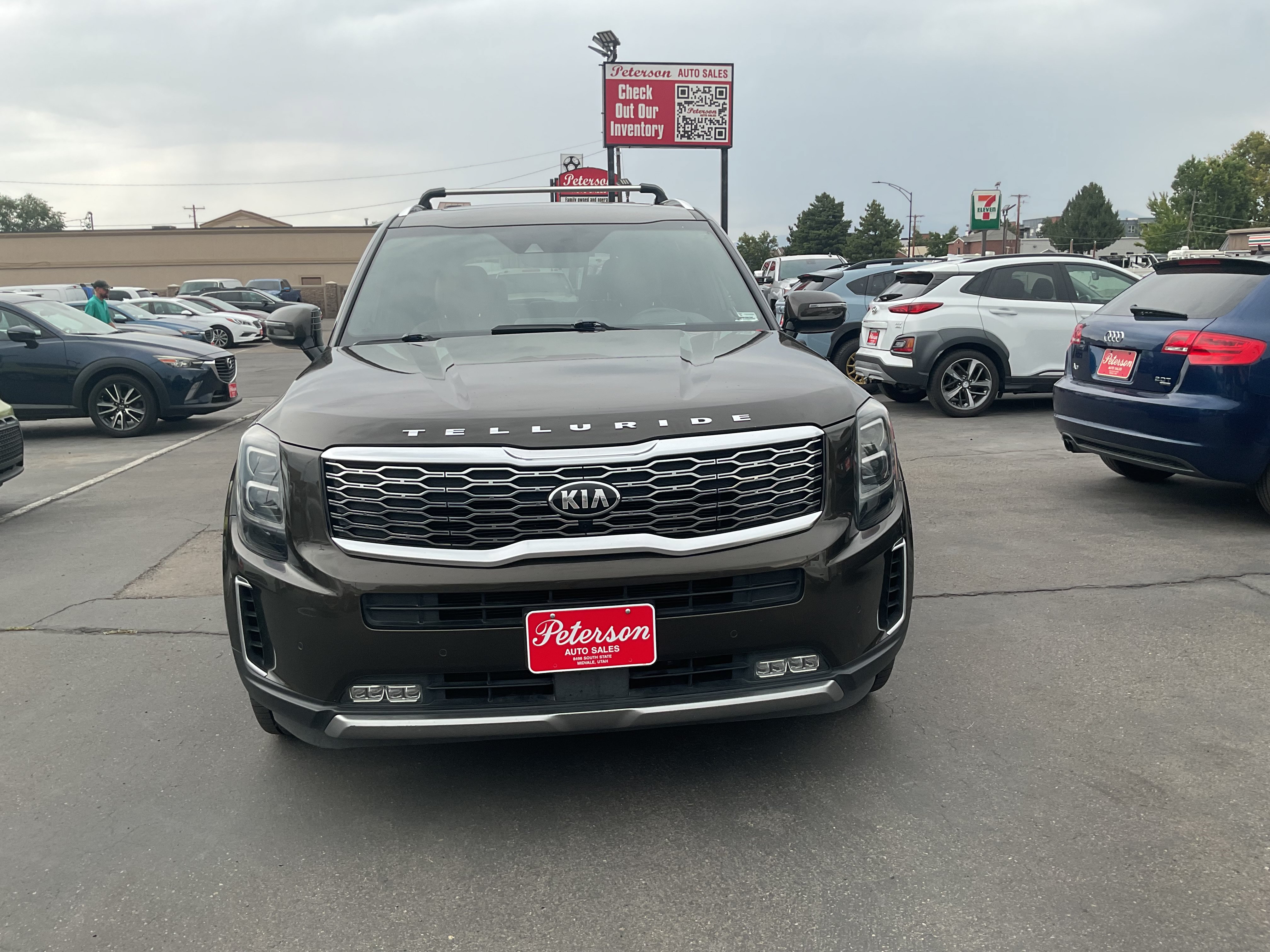 Used 2020 Kia Telluride SX w/ SX Prestige Package AWD/4WD image 3