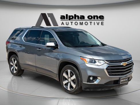 Used 2018 Chevrolet Traverse LT FWD image 5