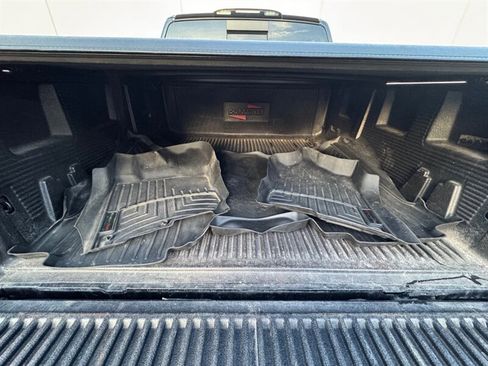 Used 2018 Nissan Titan SV AWD/4WD image 28