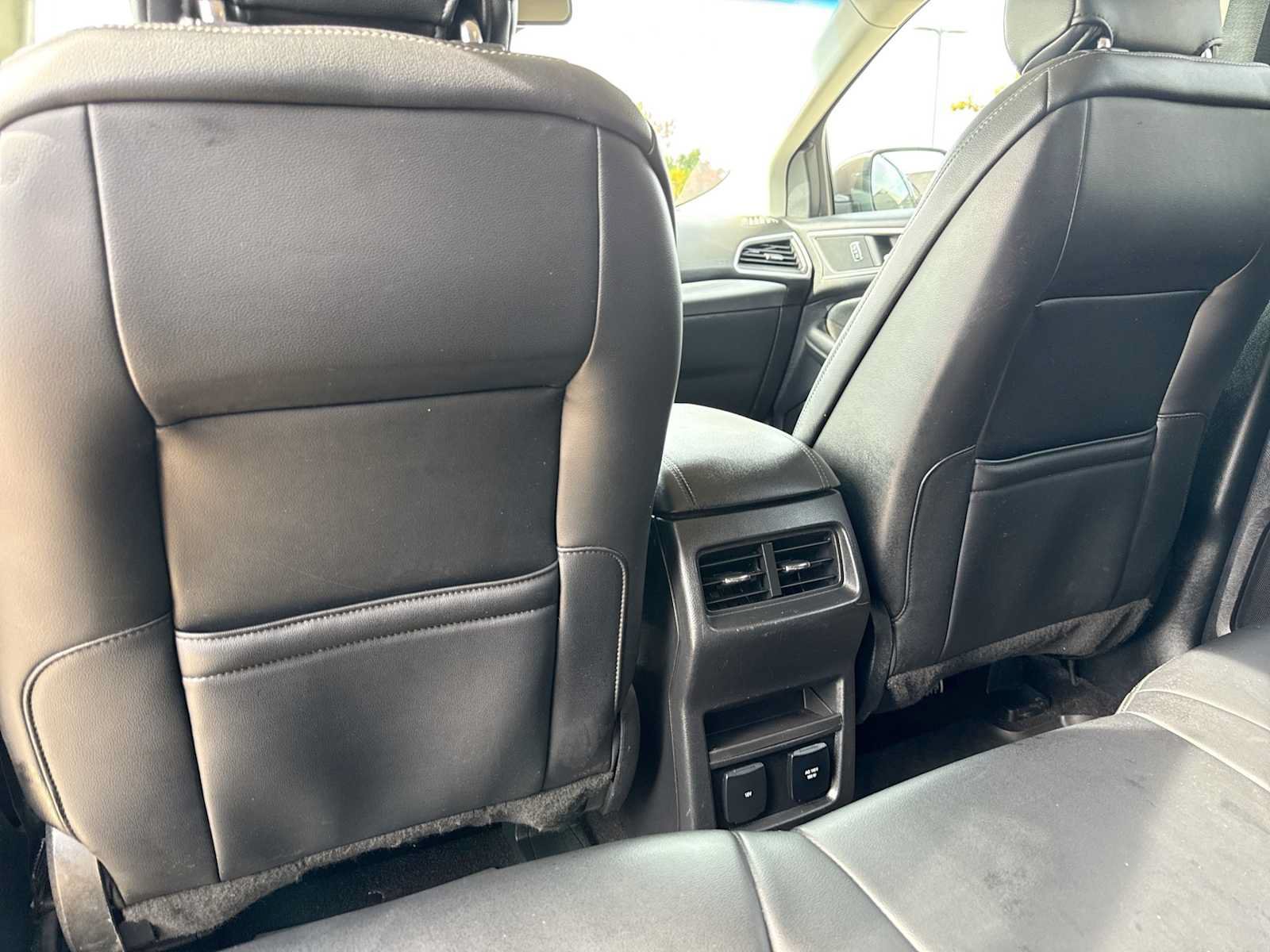 Used 2019 Ford Edge SEL w/ Equipment Group 201A AWD/4WD image 17