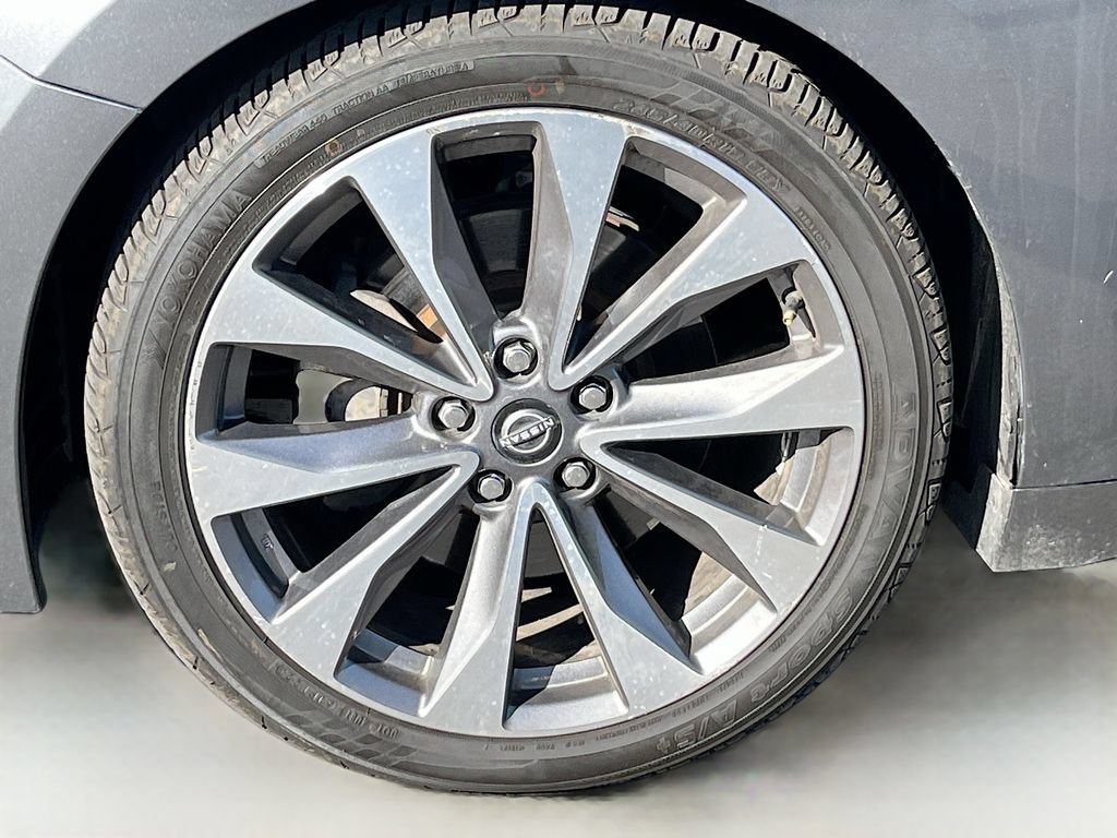 Used 2023 Nissan Maxima Platinum w/ Sport Mat Group FWD image 33