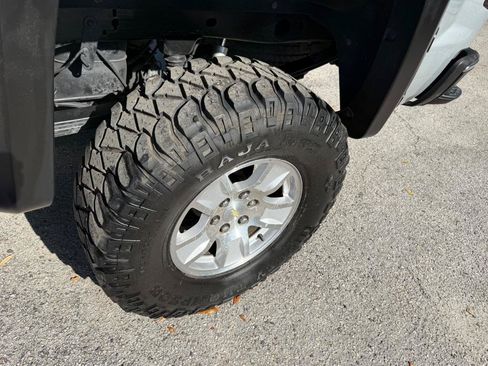Used 2018 Chevrolet Silverado 1500 LT w/ All Star Edition RWD image 9