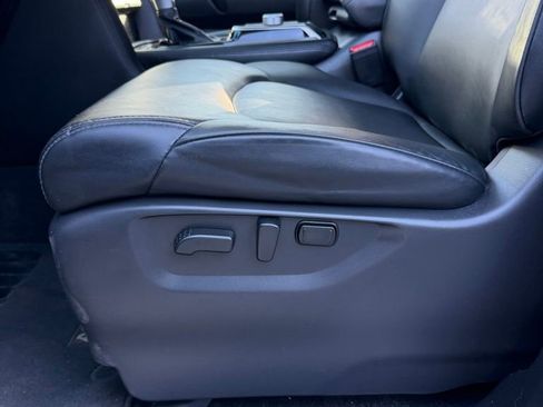 Used 2021 Nissan Armada SV w/ SV Appearance Package image 15