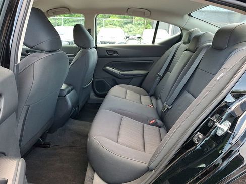 Certified 2025 Nissan Altima 2.5 SV FWD image 11