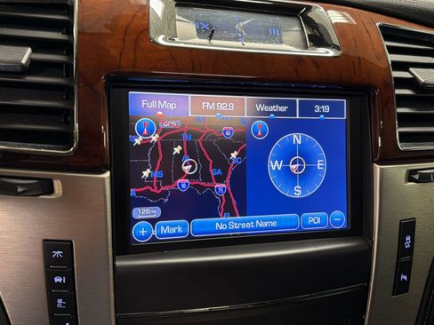 Used 2013 Cadillac Escalade Platinum AWD/4WD image 16