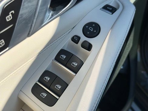 Used 2025 BMW X5 xDrive50e w/ Executive Package AWD/4WD image 44