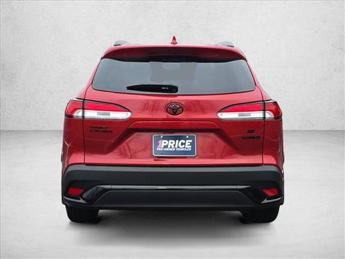 Used 2024 Toyota Corolla Cross SE image 5