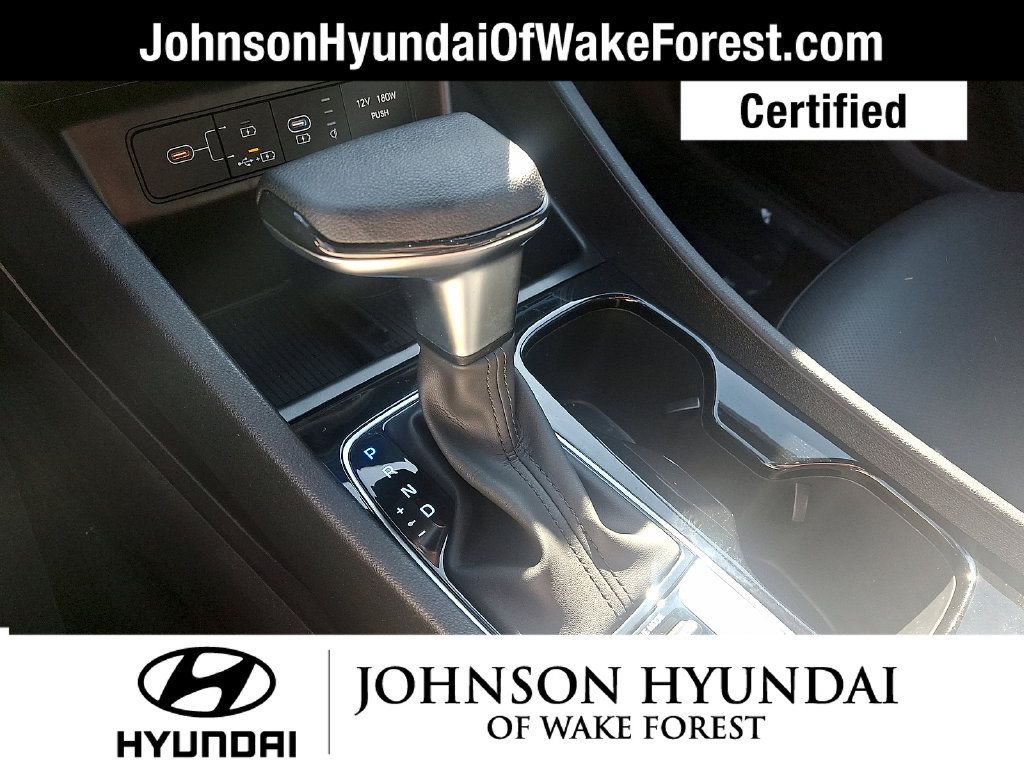 Certified 2025 Hyundai Santa Cruz SEL FWD image 4