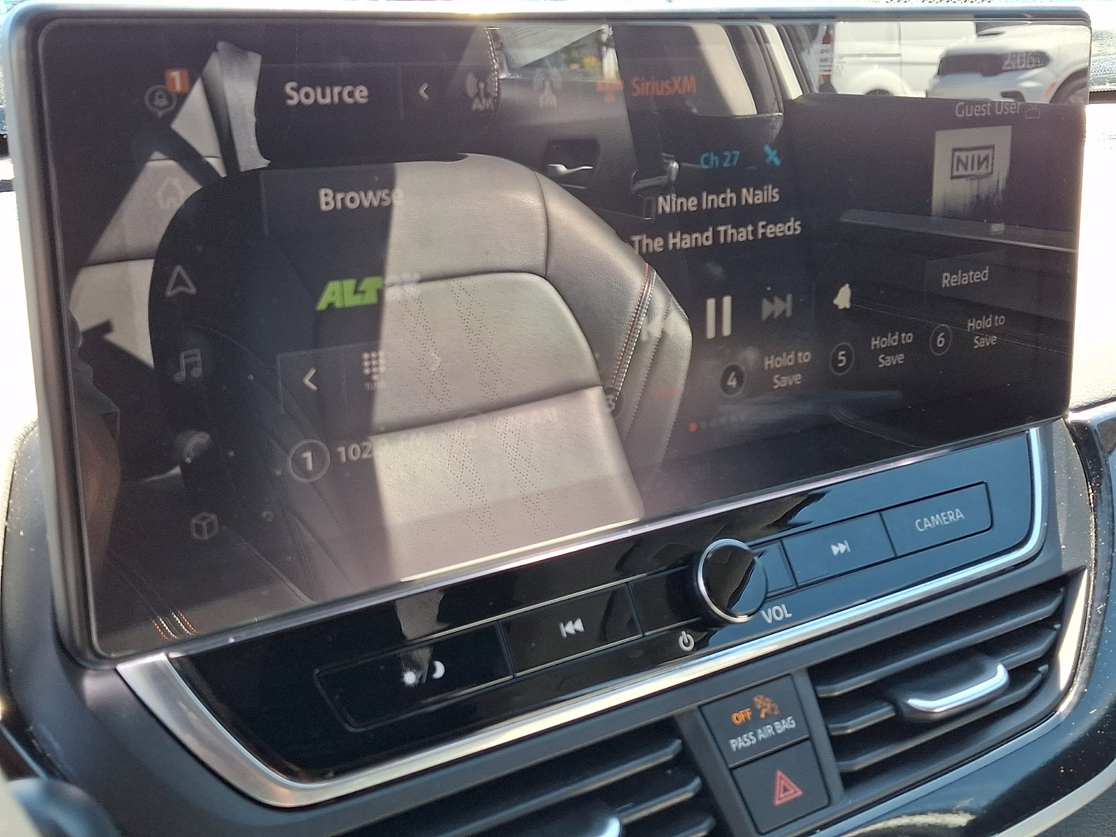 Used 2023 Nissan Altima 2.0 SR FWD image 18