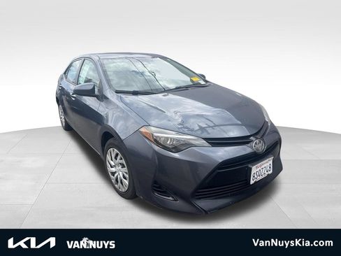 Used 2017 Toyota Corolla LE w/ Carpet Mat Package (TMS) FWD image 1