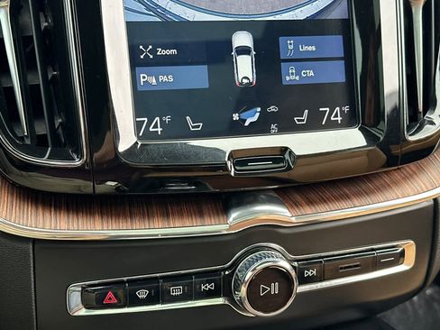 Used 2019 Volvo XC60 T8 Inscription w/ Protection Package Premier image 20