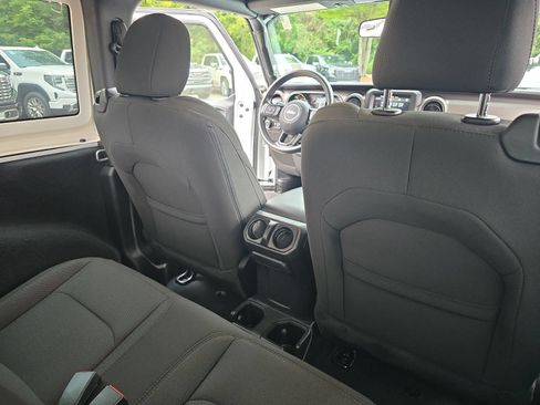 Used 2022 Jeep Wrangler Sport AWD/4WD image 11