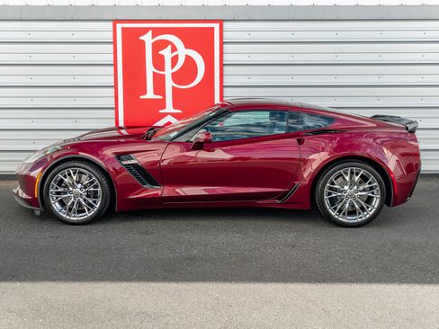 Used 2016 Chevrolet Corvette Z06 w/ 3LZ Preferred Equipment Group RWD image 36