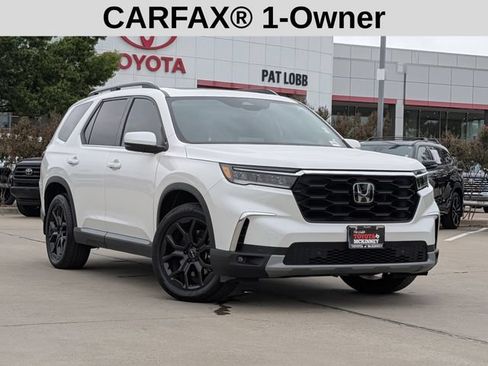 Used 2025 Honda Pilot Touring image 2