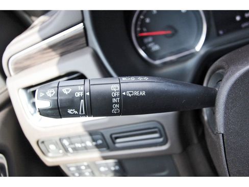 Used 2021 Chevrolet Tahoe Z71 image 16