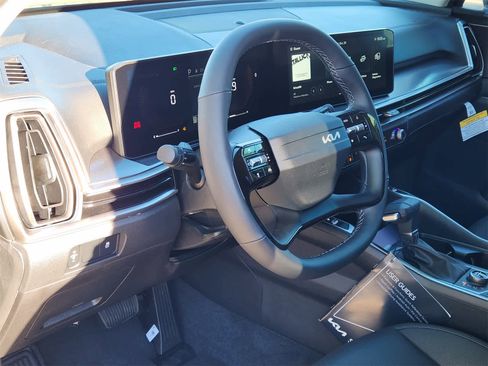 New 2026 Kia Sorento S image 2