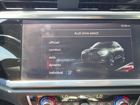Used 2021 Audi Q3 2.0T Premium AWD/4WD image 32