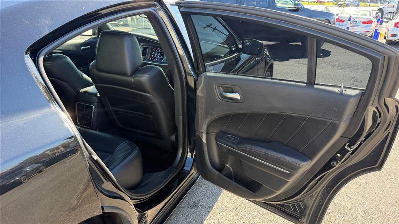 Used 2018 Dodge Charger R/T w/ Navigation & Travel Group RWD image 38