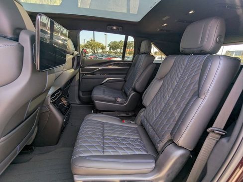 New 2025 Cadillac Escalade IQ Sport 1 w/ LPO, ONYX Package image 21