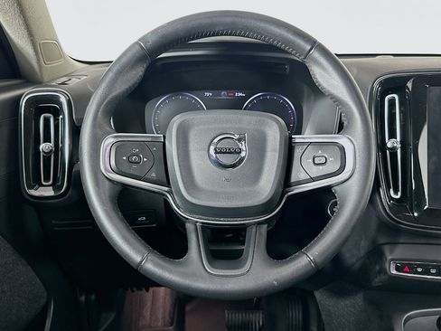 Used 2019 Volvo XC40 T5 Momentum AWD/4WD image 18