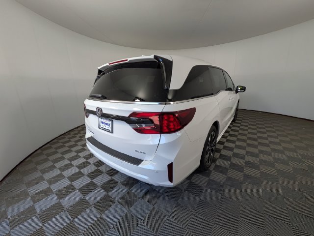 New 2027 Honda Odyssey Elite image 3