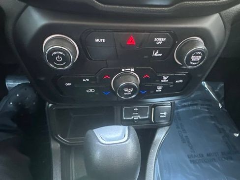 Used 2021 Jeep Renegade Sport w/ Sport Appearance Group FWD image 11