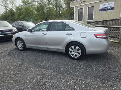 Used 2010 Toyota Camry LE FWD image 14