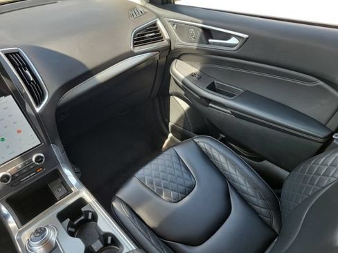 Used 2024 Ford Edge Titanium AWD/4WD image 17