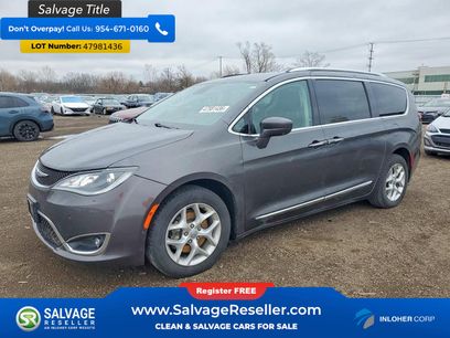 Used 2017 Chrysler Pacifica Touring-L Plus w/ Advanced Safetytec Group