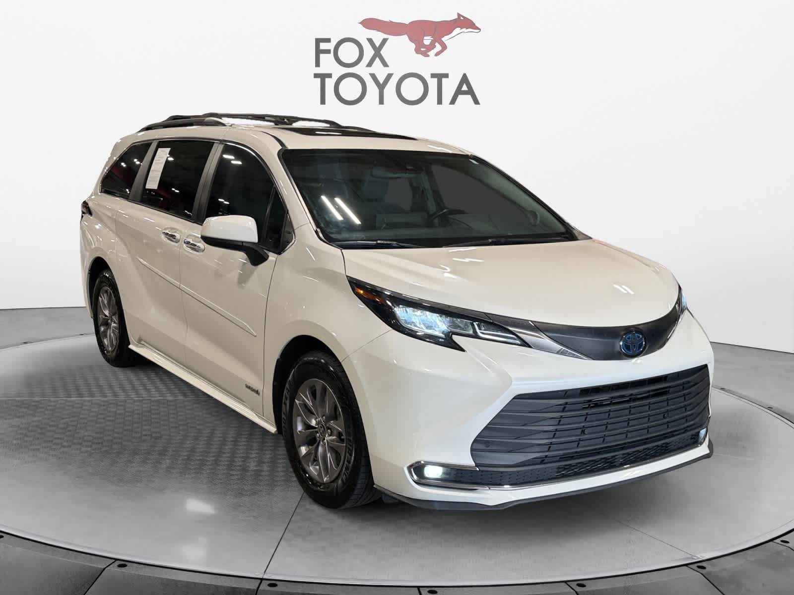 Used 2021 Toyota Sienna XLE w/ XLE Plus Package FWD image 8