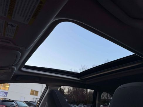 Used 2020 Subaru Forester Premium image 18