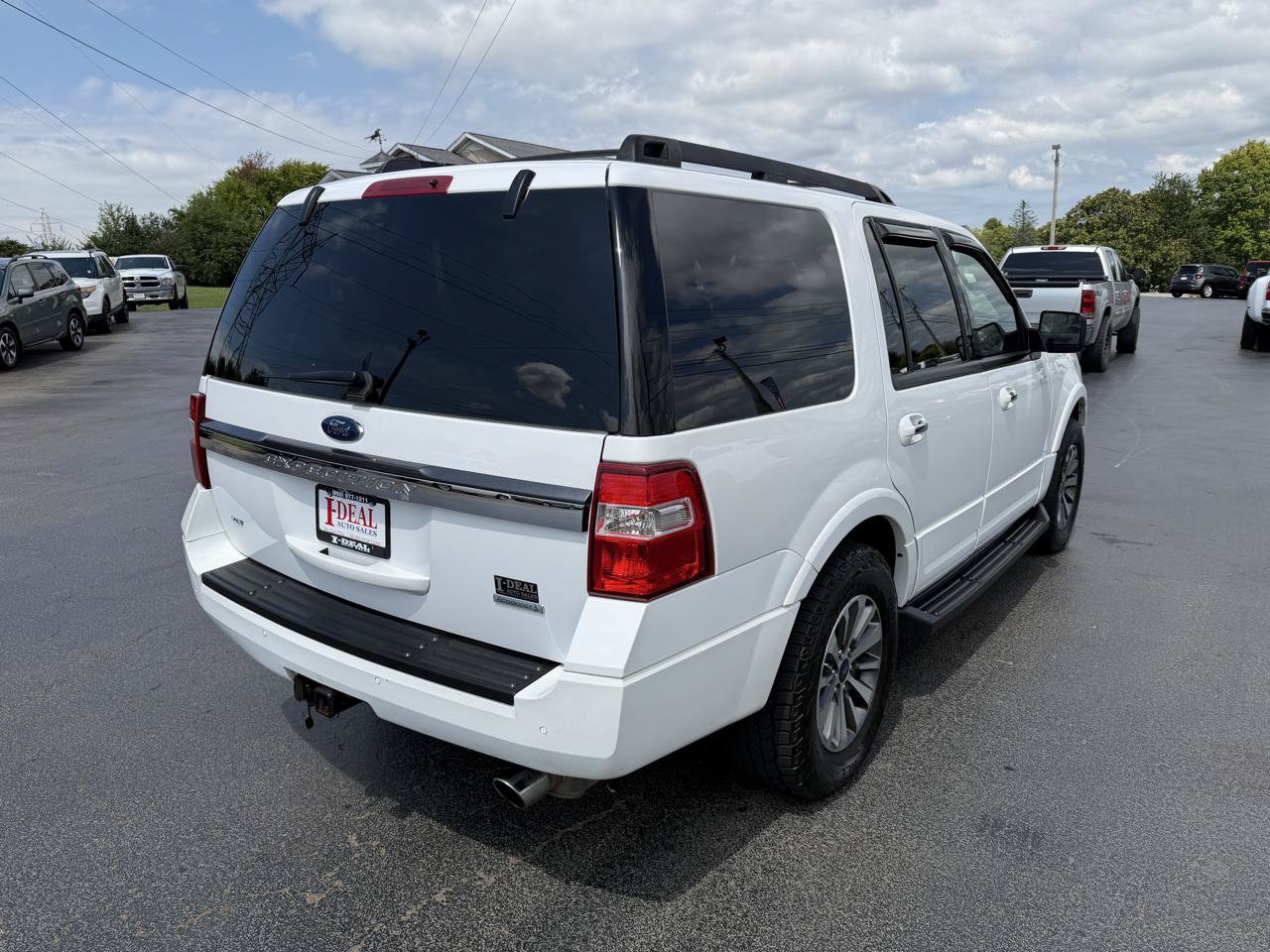 Used 2017 Ford Expedition XLT AWD/4WD image 4