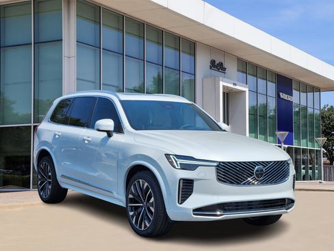 New 2026 Volvo XC90 B5 Ultra image 2