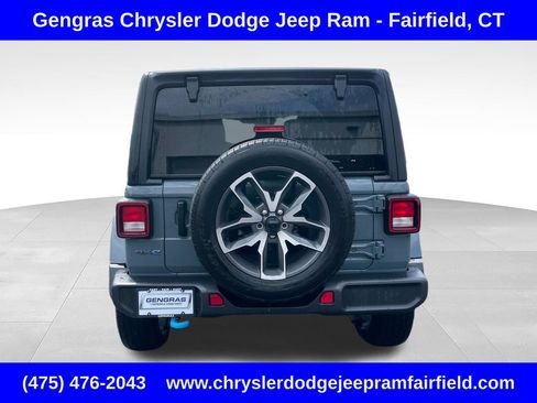 Used 2024 Jeep Wrangler Unlimited w/ Convenience Group AWD/4WD image 6